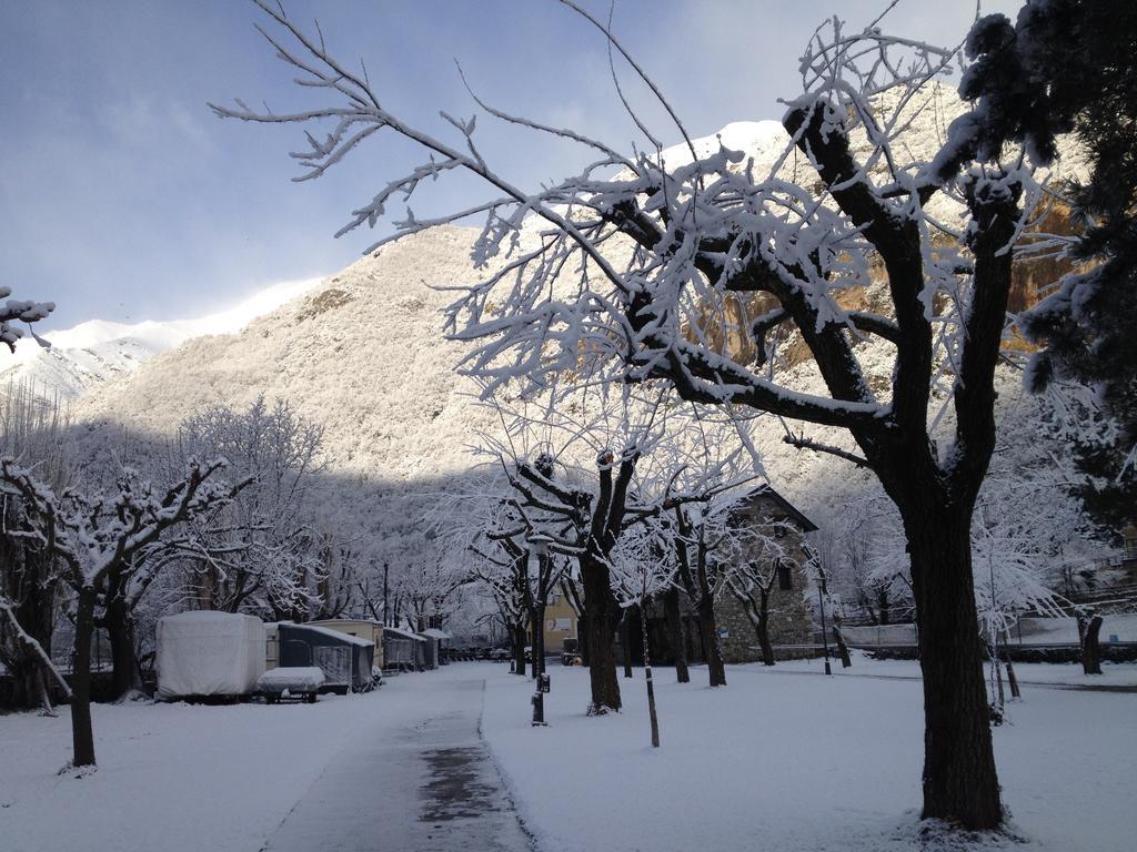 Camping Boneta บารูเอรา ภายนอก รูปภาพ